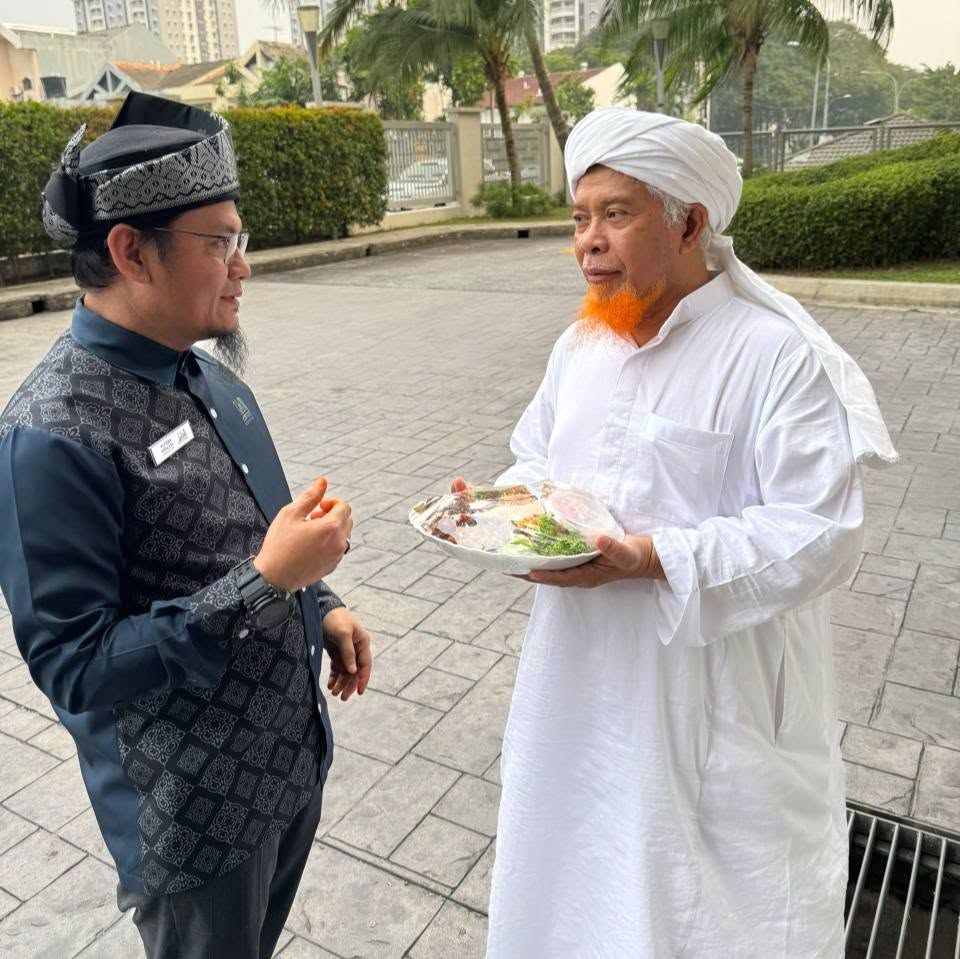 Pemilik premis makanan bekerjasama dengan Al Khaleel Consulting & Training